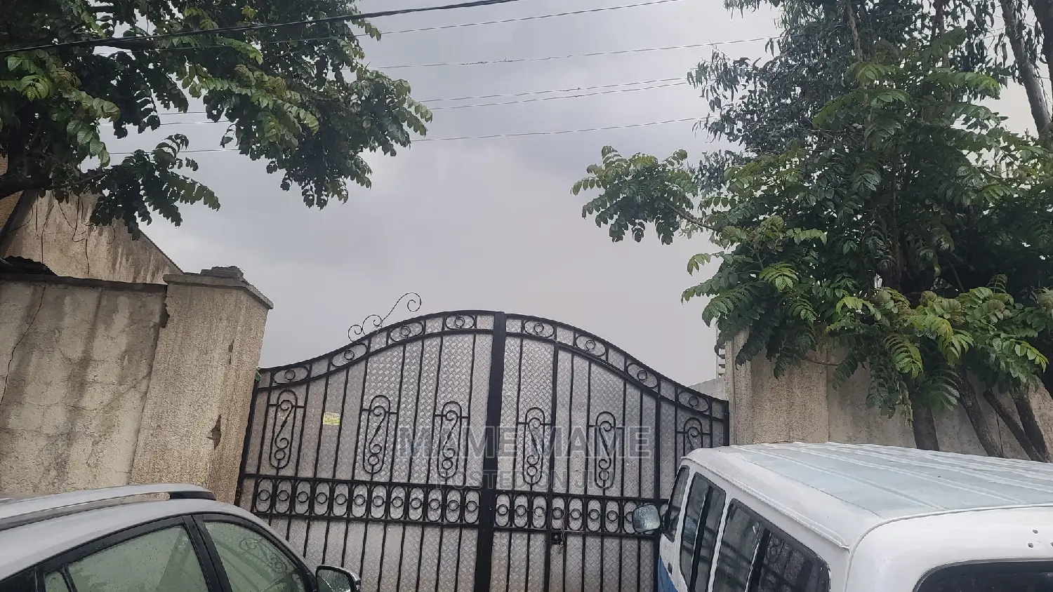 10bdrm House in Addis Abeba, Bole for sale