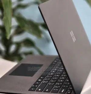 New Laptop Microsoft Surface 8GB Intel Core I7 SSD 256GB