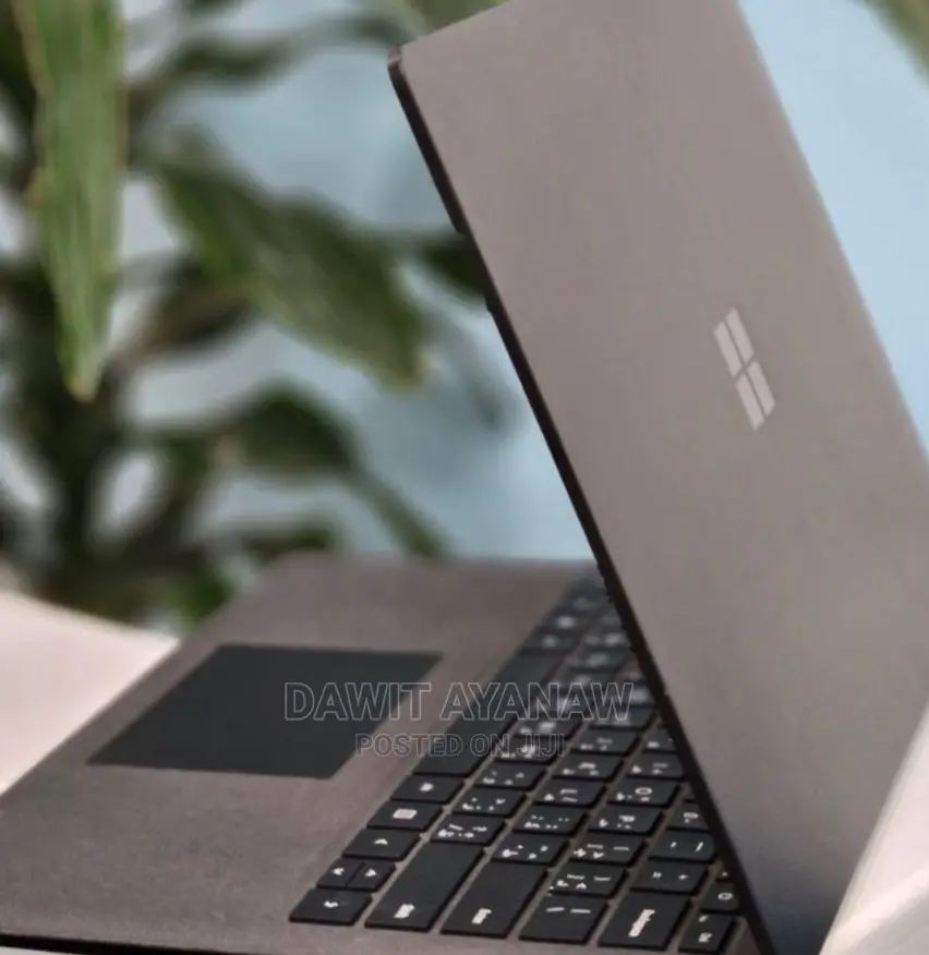 New Laptop Microsoft Surface 8GB Intel Core I7 SSD 256GB