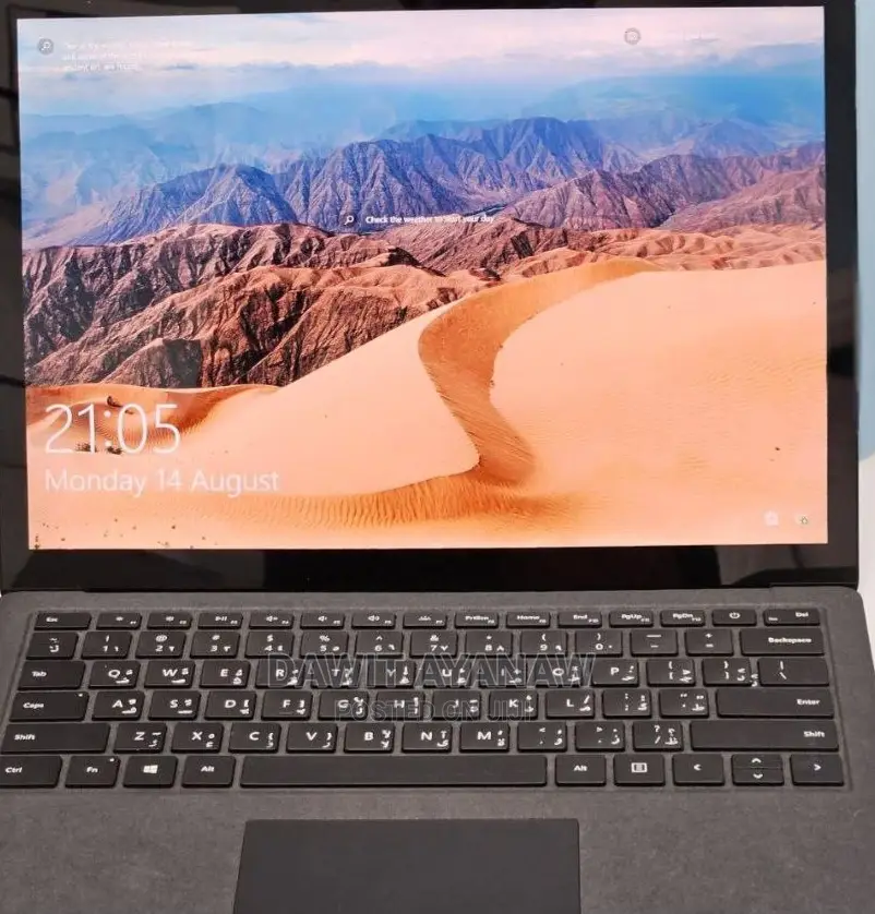 New Laptop Microsoft Surface 8GB Intel Core I7 SSD 256GB
