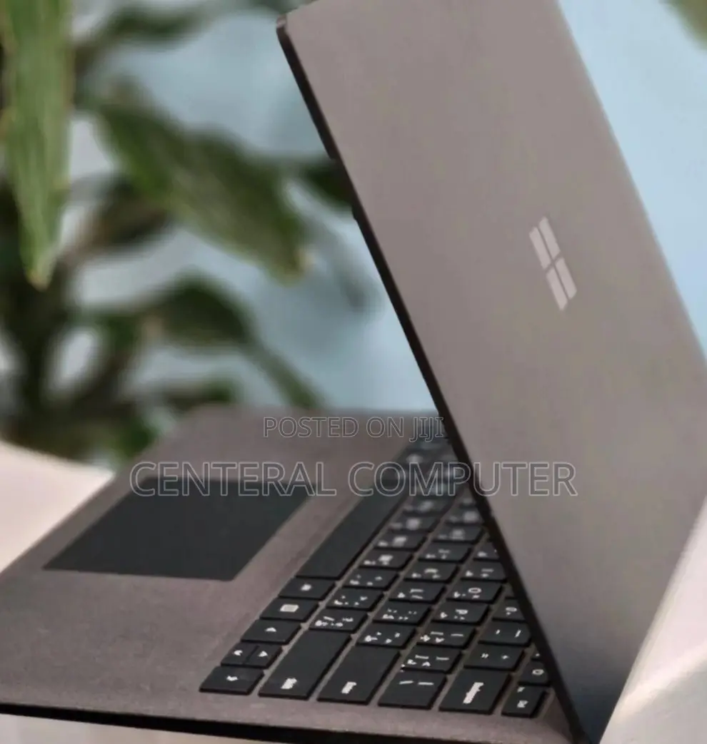 New Laptop Microsoft Surface Laptop 2 8GB Intel Core I7 SSD 256GB