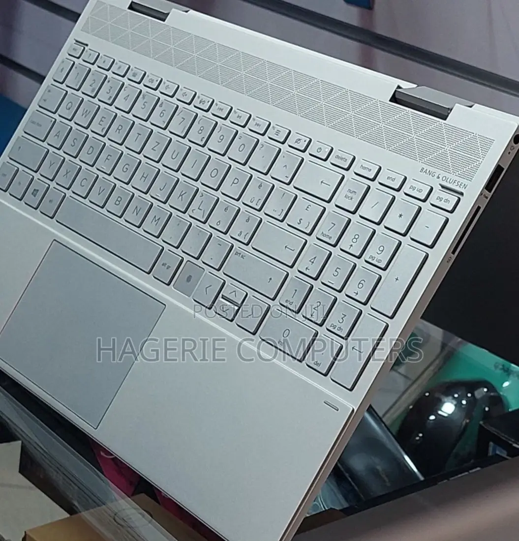 New Laptop HP Envy X360 8GB Intel Core I7 SSD 512GB