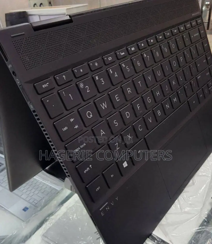 New Laptop HP Envy K101tx 8GB AMD Ryzen 3 SSD 512GB