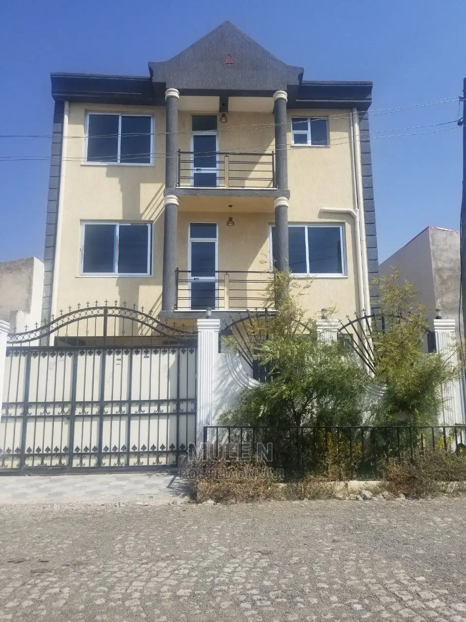 Furnished 7bdrm House in ሀይሌ ሪልስቴት መንደር, Bole for sale