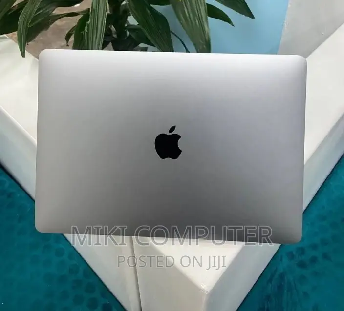New Laptop Apple MacBook Pro 2020 M1 8GB SSD 256GB