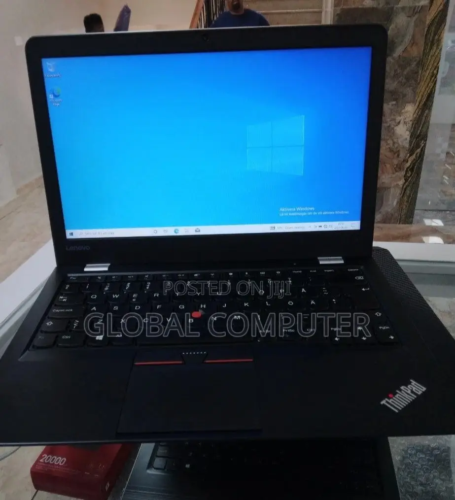 New Laptop Lenovo Yoga 730 8GB Intel Core i5 SSD 512GB