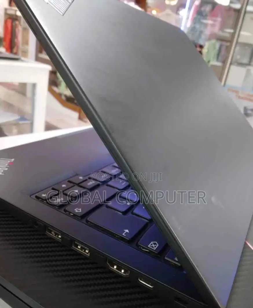 New Laptop Lenovo Yoga 730 8GB Intel Core i5 SSD 512GB