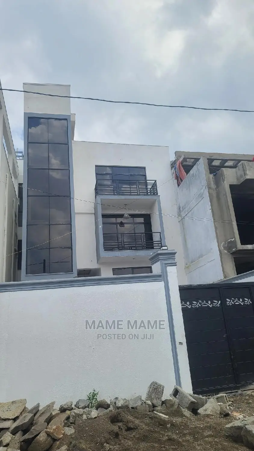 7bdrm House in Addis Abeba, Bole for sale