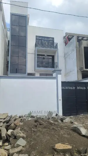 7bdrm House in Addis Abeba, Bole for sale