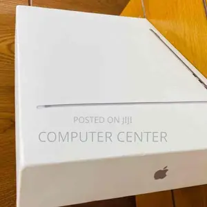 New Laptop Apple MacBook Air 2022 M2 8GB Apple M2 SSD 256GB