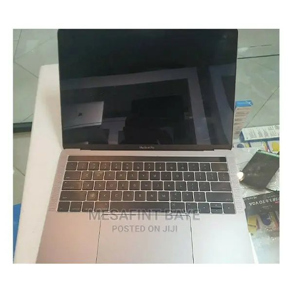 New Laptop Apple MacBook Pro 8GB Intel Core I5 SSD 256GB