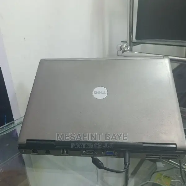 Laptop Dell Latitude Z600 2GB Intel Core I5 HDD 250GB