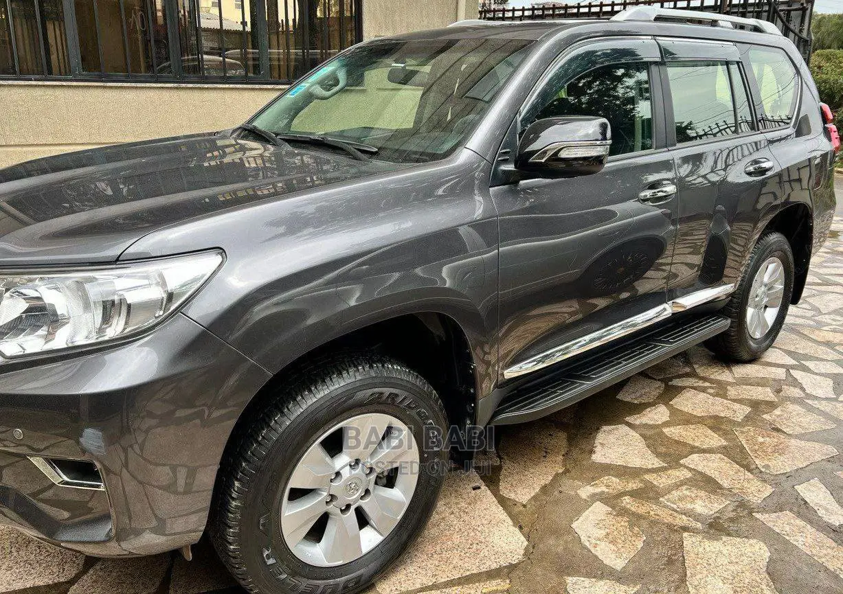 Toyota Land Cruiser Prado 2020 Gray