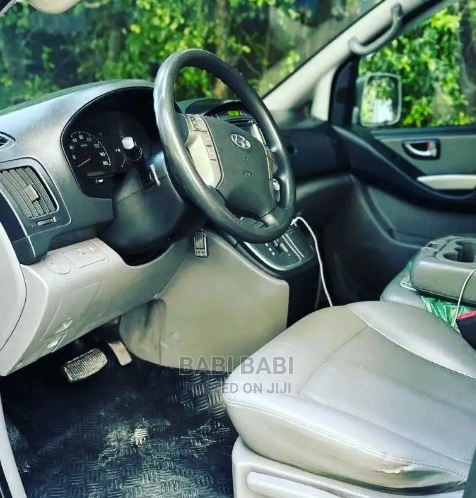 Hyundai Starex 2015 Silver