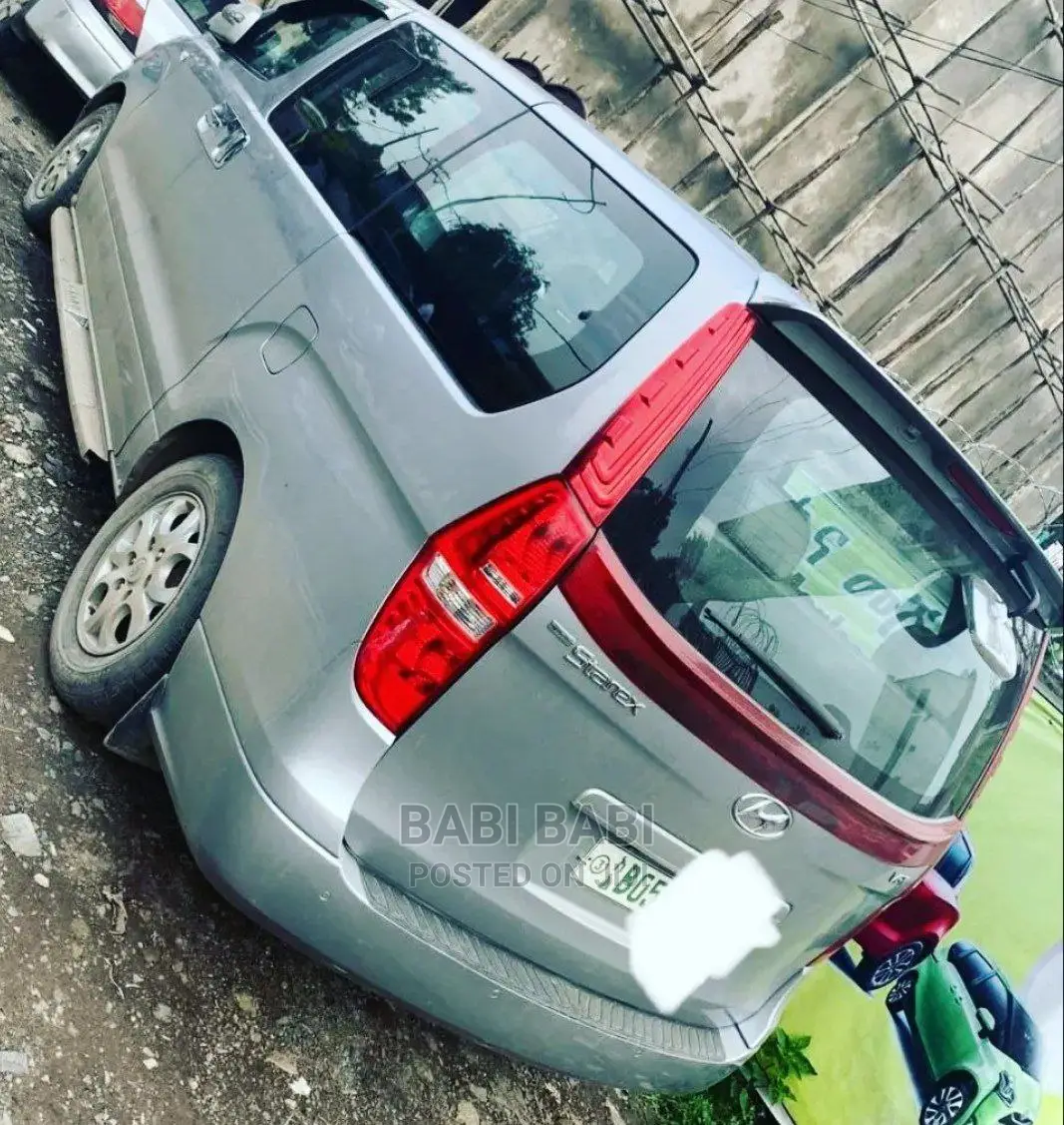 Hyundai Starex 2015 Silver
