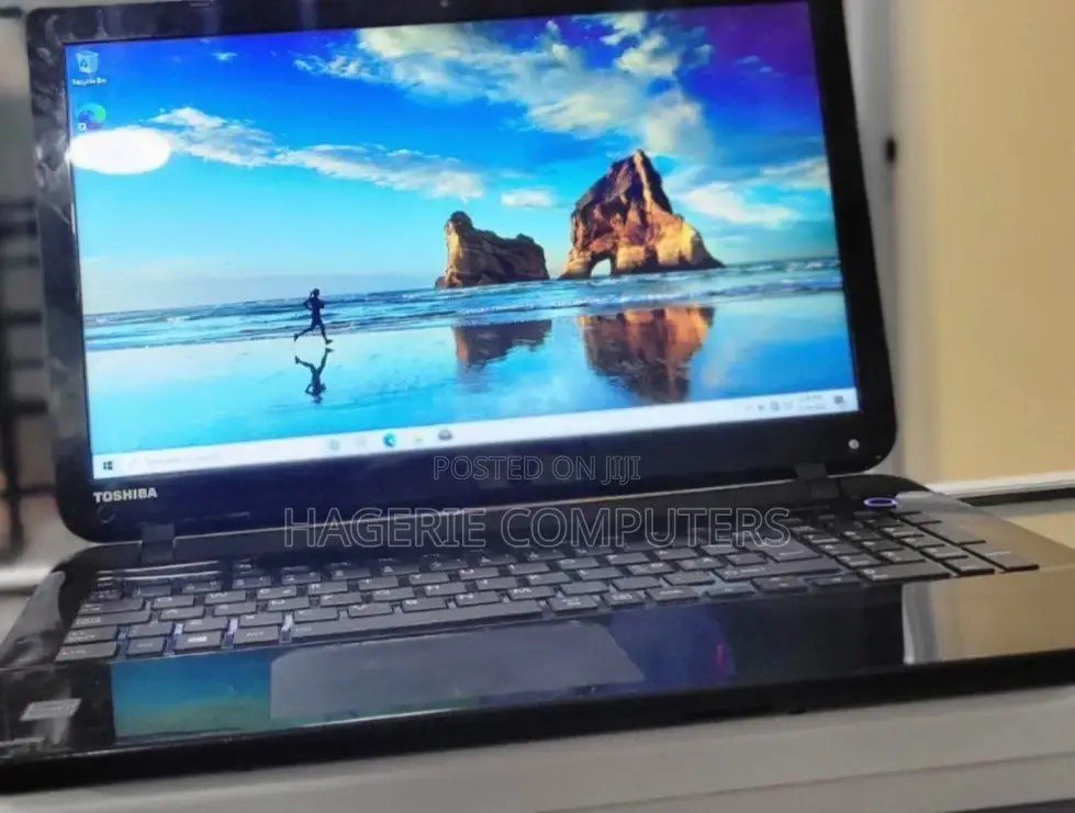 New Laptop Toshiba Satellite C55 8GB Intel Core I7 SSD 256GB