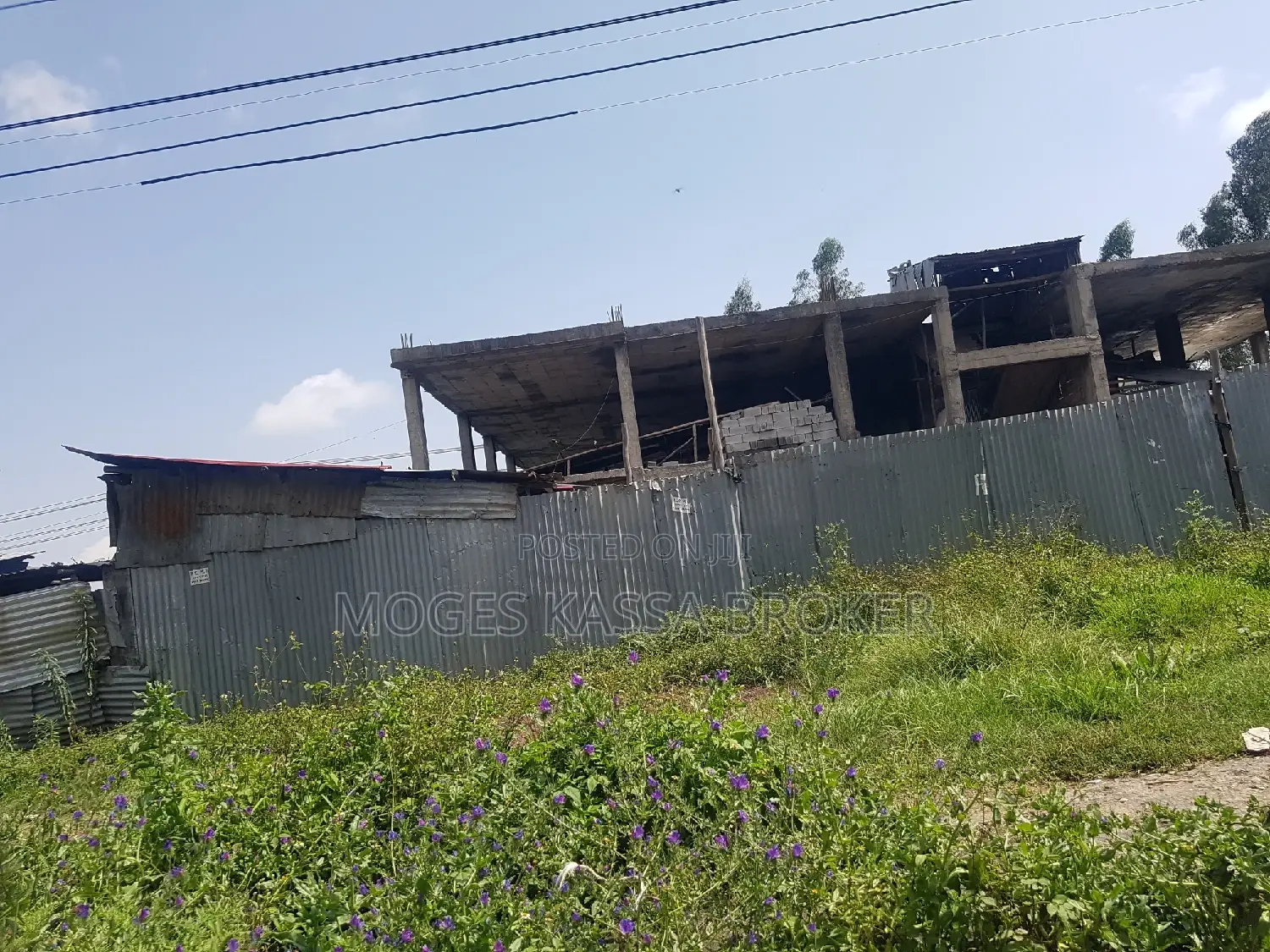 የሚሸጥ ለአፓርታማ፣ለትምህርትቤት ለፈለጉት ሊሆን የሚችል።