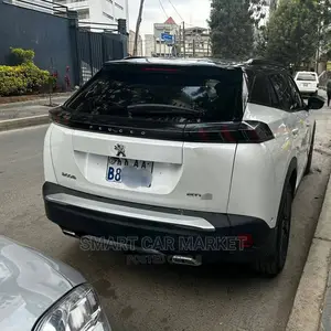 Peugeot 2008 2021 White