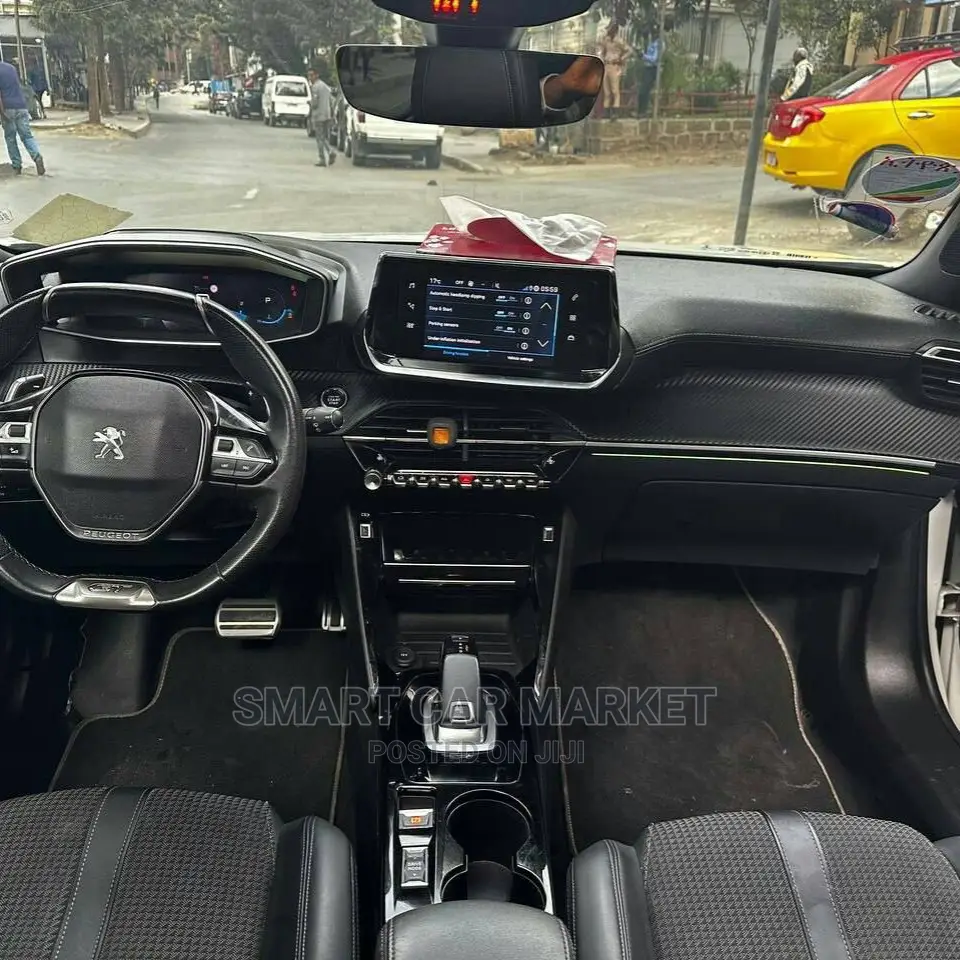 Peugeot 2008 2021 White