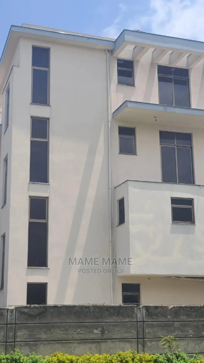 7bdrm House in Addis Abeba, Bole for sale