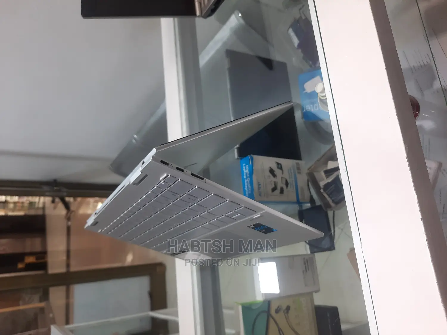 New Laptop HP Envy X360 8GB Intel Core i7 SSD 512GB