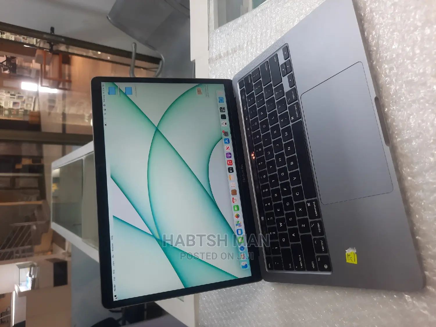 New Laptop Apple MacBook Pro M1 8GB Apple M1 Pro SSD 256GB