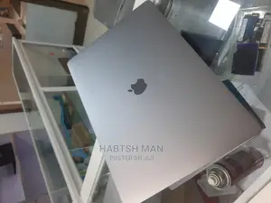 New Laptop Apple MacBook Pro 2019 16GB Intel Core I7 SSD 512GB