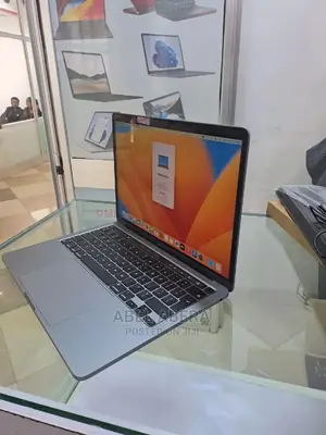 Laptop Apple MacBook Pro 2022 M2 8GB Apple M2 SSD 256GB