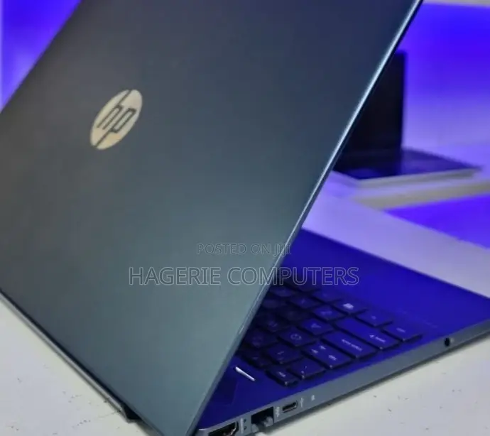 New Laptop HP Pavilion 17t 8GB AMD Ryzen 5 SSD 512GB