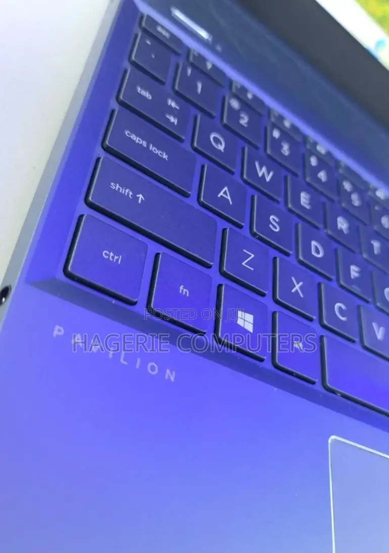 New Laptop HP Pavilion 17t 8GB AMD Ryzen 5 SSD 512GB