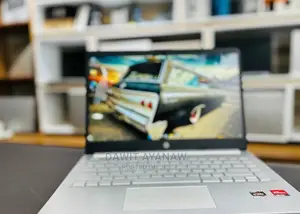 New Laptop HP 8GB AMD Ryzen 5 SSD 512GB