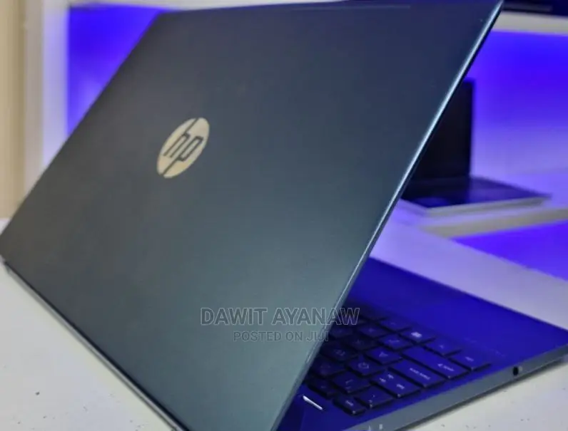 New Laptop HP 8GB AMD Ryzen 5 SSD 512GB