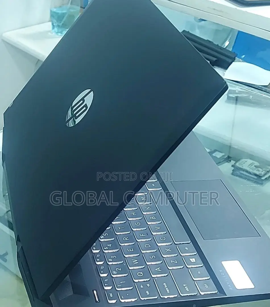 New Laptop HP Pavilion X2 10 16GB Intel Core I7 SSD 512GB