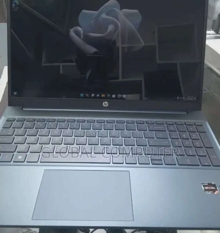 New Laptop HP Pavilion M6 8GB AMD Ryzen 5 SSD 512GB