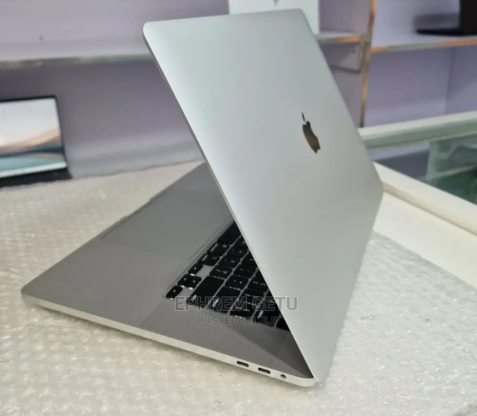 New Laptop Apple MacBook Pro 2019 32GB Intel Core I9 SSD 1T