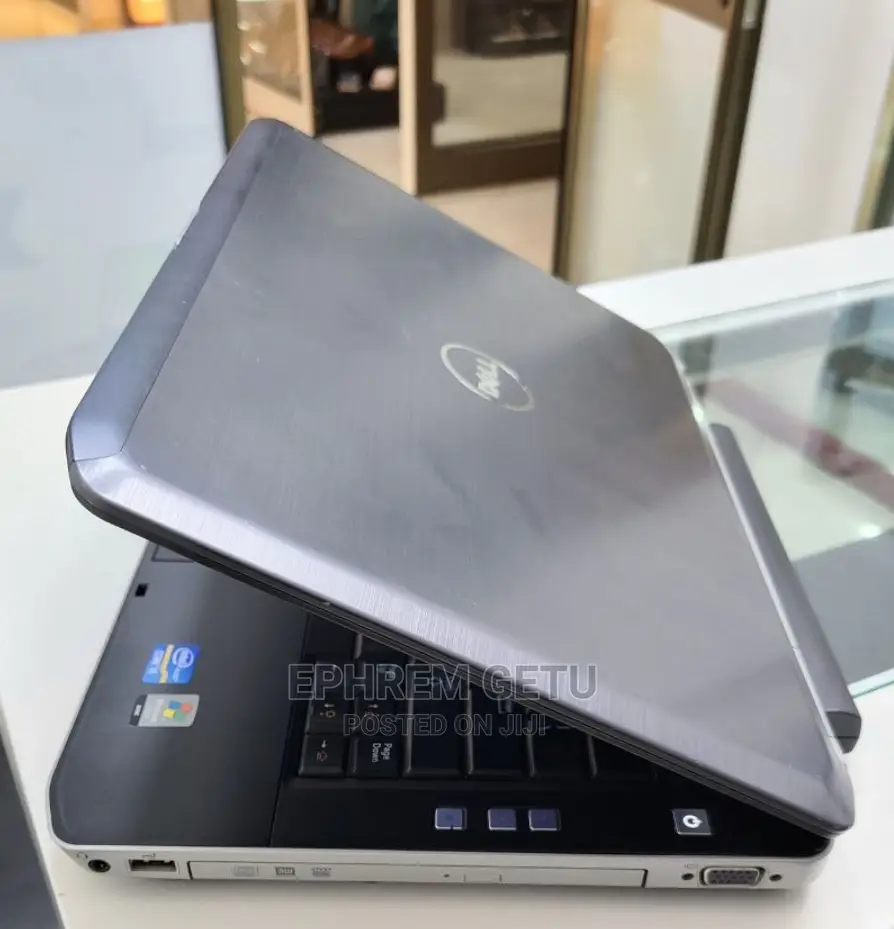 Laptop Dell Latitude 5310 4GB Intel Core I5 HDD 320GB