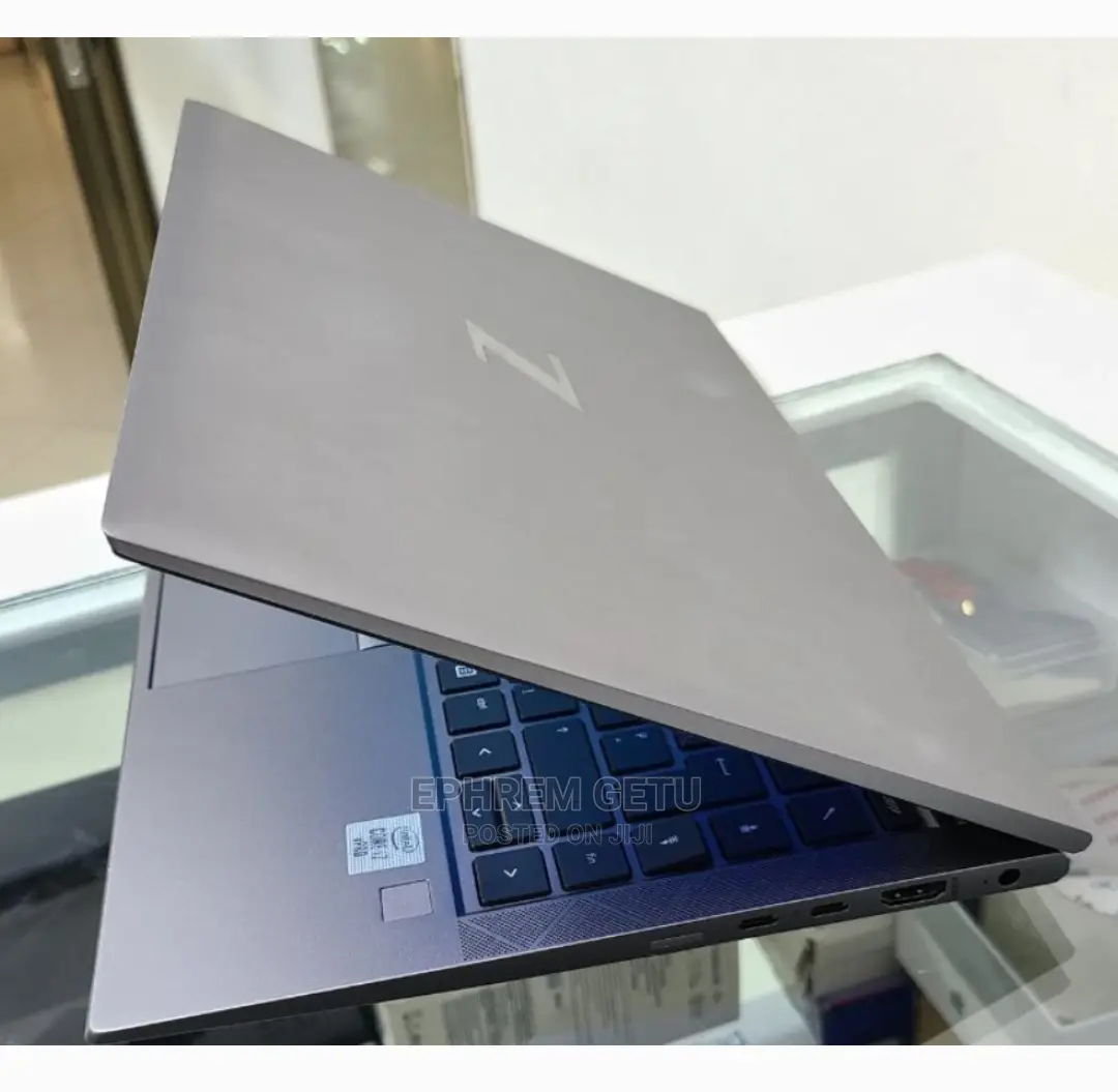 New Laptop HP Zbook Studio G7 16GB Intel Core I7 SSD 512GB