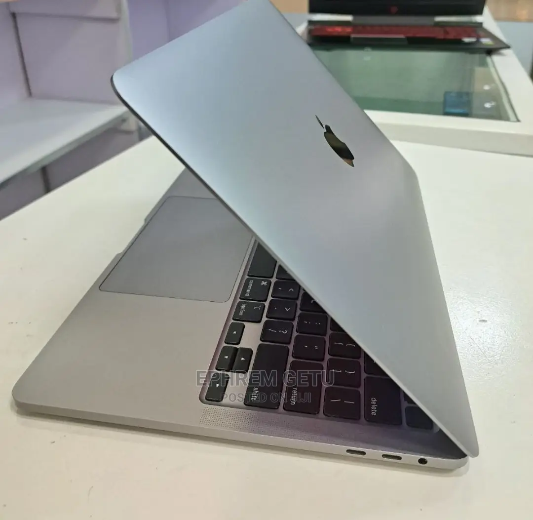 New Laptop Apple MacBook Pro 2020 M1 16GB Apple M1 SSD 1T