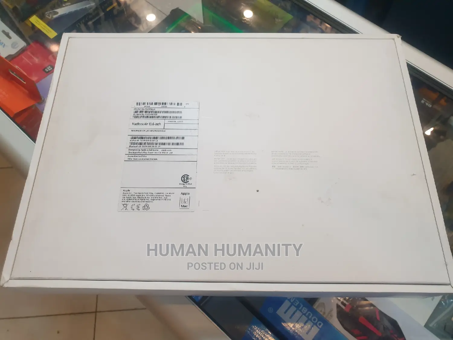 New Laptop Apple MacBook Air 2022 M2 8GB Apple M2 SSD 256GB