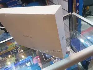 Photo - New Laptop Apple MacBook Air 2022 M2 8GB Apple M2 SSD 256GB