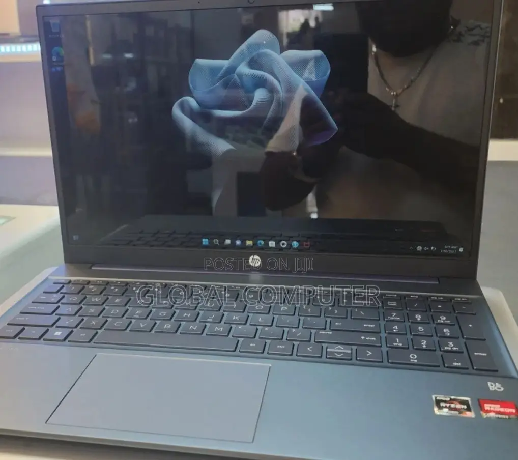 New Laptop HP Pavilion 15t 8GB AMD Ryzen 5 SSD 512GB