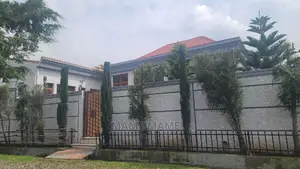 3bdrm Villa in Addis Abeba, Nifas Silk-Lafto for sale