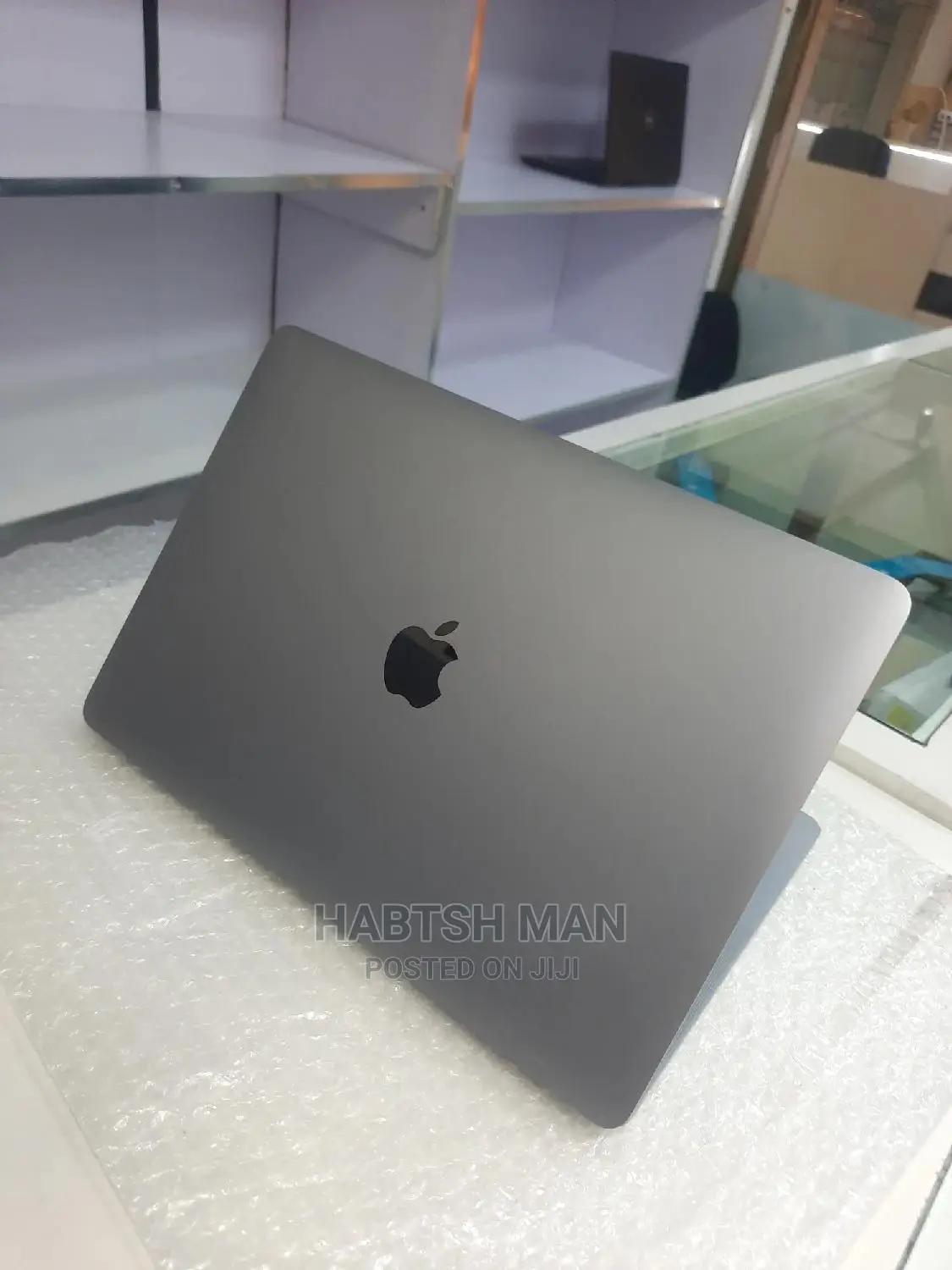 New Laptop Apple MacBook Pro M1 8GB Apple M1 Pro SSD 256GB