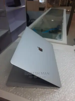 Photo - New Laptop Apple MacBook Pro 2019 32GB Intel Core I9 SSD 1T