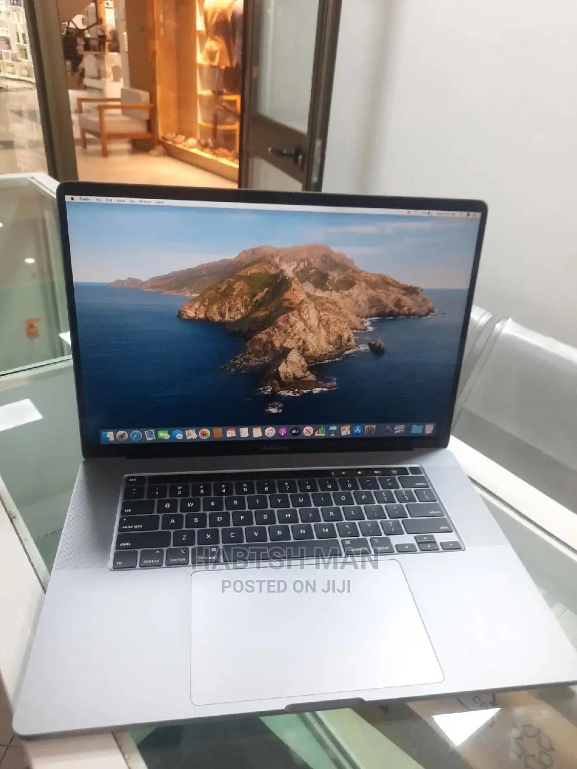 New Laptop Apple MacBook Pro 2019 16GB Intel Core I7 SSD 512GB