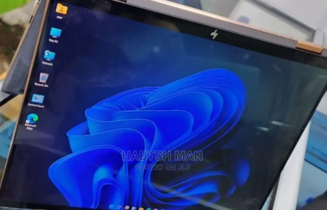 New Laptop HP Spectra 13 16GB Intel Core I7 SSD 1T