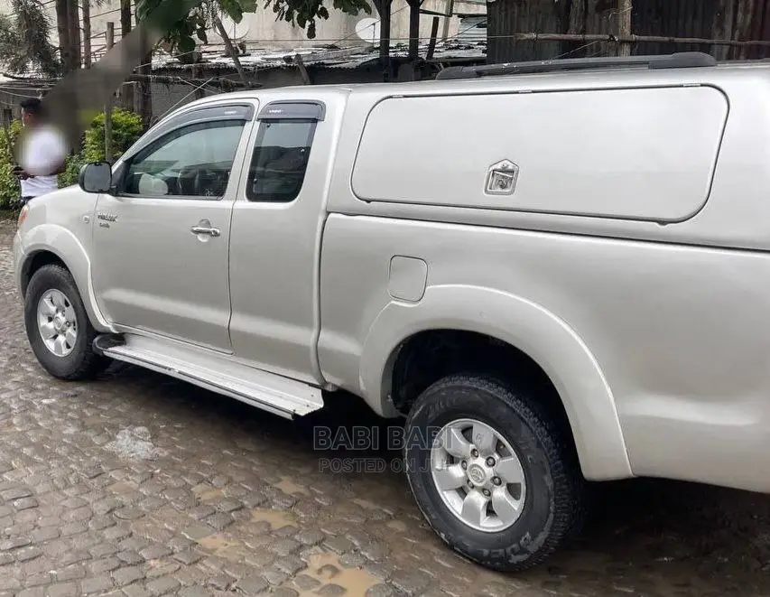 Toyota Hilux 2008 Gold