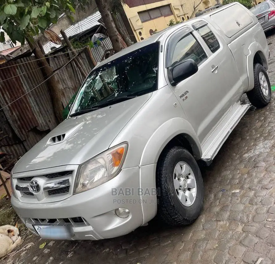 Toyota Hilux 2008 Gold