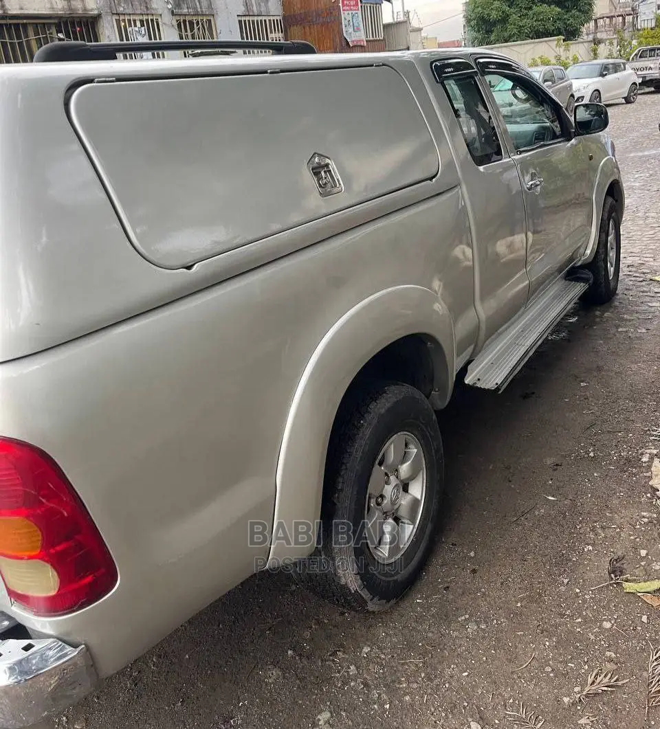 Toyota Hilux 2008 Gold