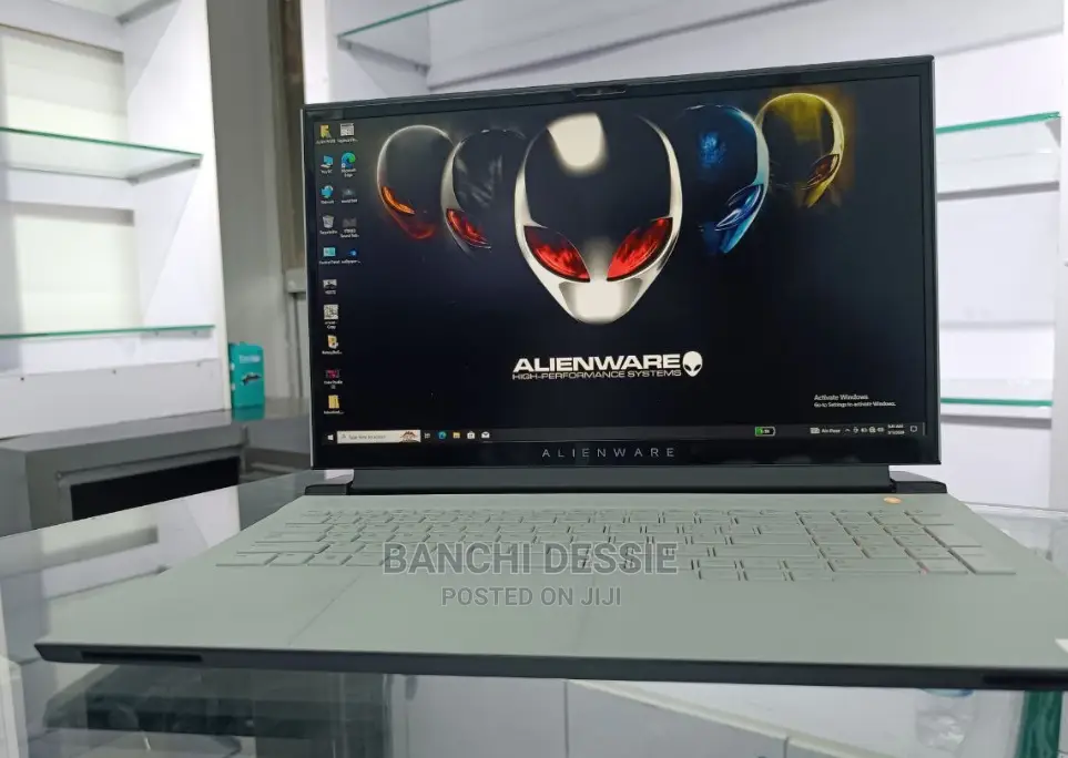 New Laptop Alienware M17x R2 32GB Intel Core i7 SSD 1T